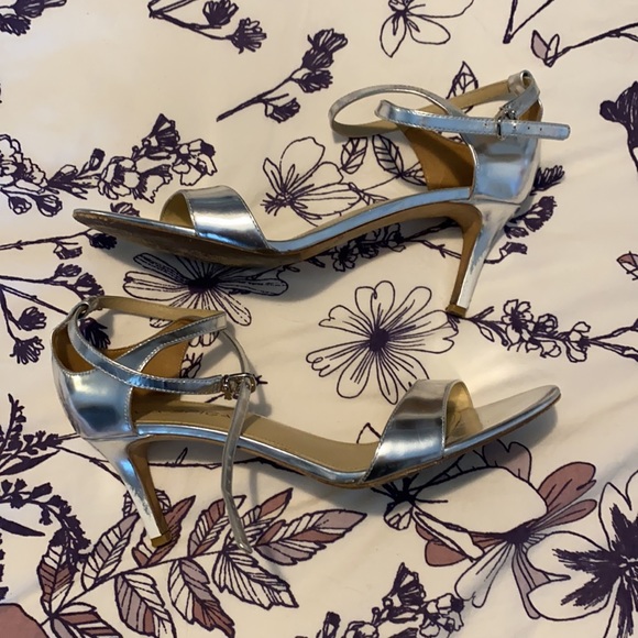 Via Spiga silver heels - Picture 2 of 4